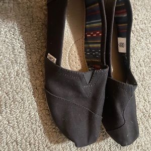 Toms shoes size 8